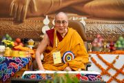 Его Святейшество Далай-лама выступает с обращением во время церемонии празднования 25-летней годовщины со дня основания дацана Кирти Шепа. Дхарамсала, штат Химачал-Прадеш, Индия. 7 декабря 2019 г. Фото: Мануэль Бауэр.