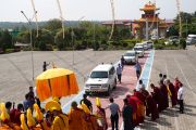 Его Святейшество Далай-лама прибывает в монастырь Дрепунг Лоселинг. Мундгод, штат Карнатака, Индия. 15 декабря 2019 г. Фото: Лобсанг Церинг.