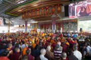 Верующие слушают наставления Его Святейшества Далай-ламы во время посвящения долгой жизни, связанного с Чже Цонкапой. Мундгод, штат Карнатака, Индия. 16 декабря 2019 г. Фото: Лобсанг Церинг.