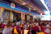 Его Святейшество Далай-лама выступает с обращением во время церемонии празднования 600-летней годовщины ухода в паринирвану Чже Цонкапы. Мундгод, штат Карнатака, Индия. 21 декабря 2019 г. Фото: Лобсанг Церинг.