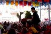 Президент Центральной тибетской администрации доктор Лобсанг Сенге выступает с обращением во время церемонии празднования 600-летней годовщины ухода в паринирвану Чже Цонкапы. Мундгод, штат Карнатака, Индия. 21 декабря 2019 г. Фото: Лобсанг Церинг.