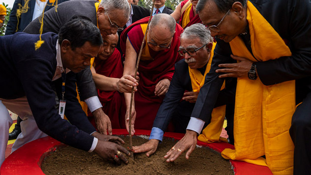 Далай-лама завершил визит в Бодхгаю и посетил Патну