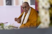 Его Святейшество Далай-лама отвечает на вопросы во время лекции «Актуальность древнеиндийской мысли», организованной по случаю визита в Индийский институт менеджмента. Бодхгая, штат Бихар, Индия. 14 января 2020 г. Фото: Лобсанг Церинг.