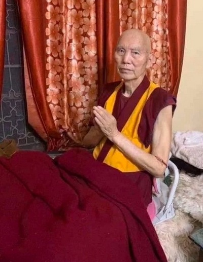 Тибетский монах более двадцати дней пребывает в состоянии посмертной медитации тукдам