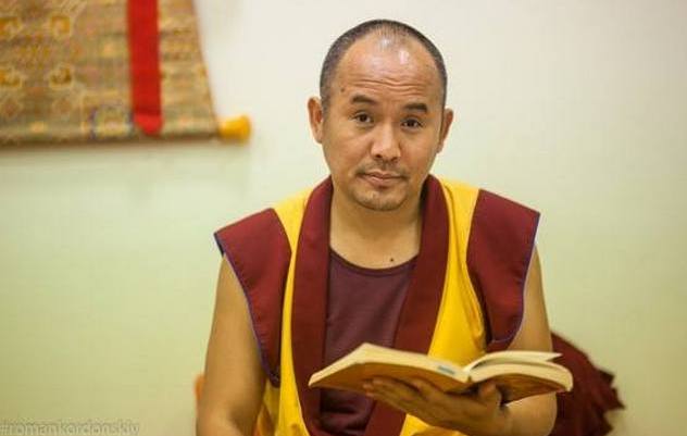Геше Нгаванг Тукдже продолжает даровать онлайн-учения