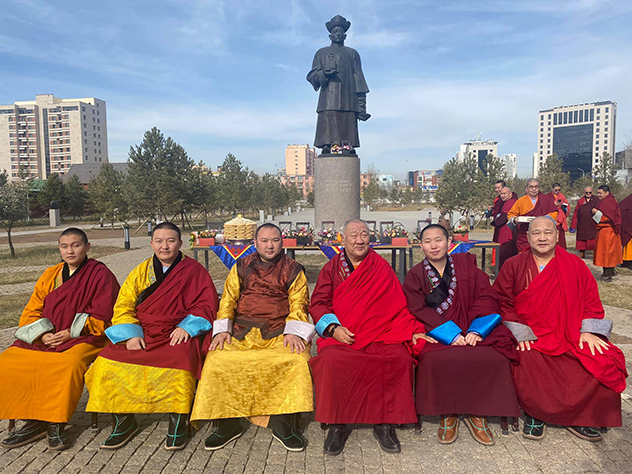 В Улан-баторе прошло празднование дня рождения Богдо-гэгэна VIII