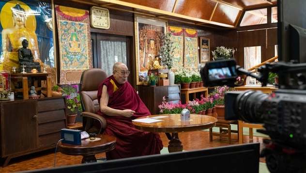 Далай-лама принял участие в беседе о цели жизни, организованной Индийским технологическим институтом в Бомбее