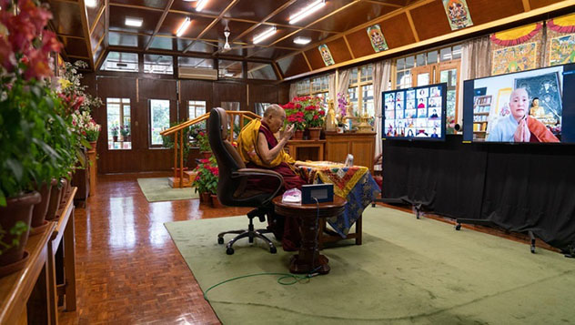 О первом дне учений Его Святейшества Далай-ламы по «Сутре сердца»