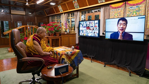 О втором дне учений Его Святейшестве Далай-ламы по «Сутре сердца» для буддистов из Кореи