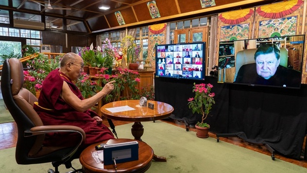 Далай-лама провел с российскими нейроучеными диалог на тему «Как изучать медитацию методами современной науки?»