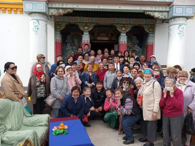 Шаджин-лама Калмыкии Тэло Тулку Ринпоче продолжает паломничество по святым местам Калмыкии