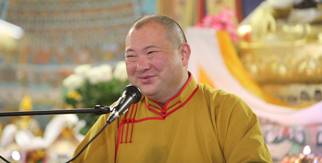 Далай-лама по-особому относится к России, заявил его представитель