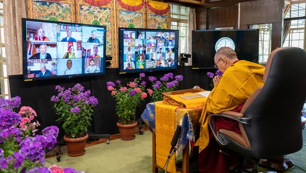 О втором дне учений Далай-ламы по сочинению Чже Цонкапы «Счастливая судьба»