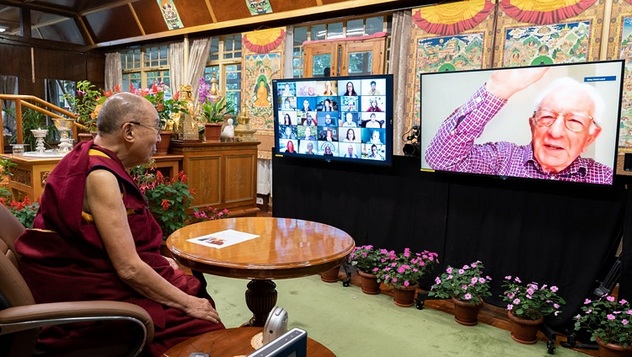 Далай-лама принял участие в диалоге «Как сделать мир счастливее»