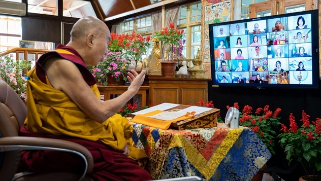 О первом дне учений Далай-ламы по сочинению Чже Цонкапы «Восхваление взаимозависимого происхождения»