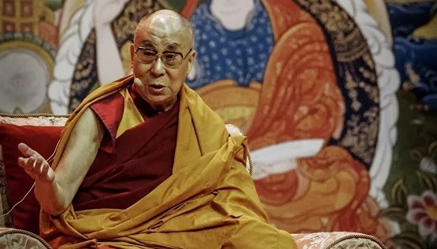 Далай-лама в День Земли заявил, что жить счастливо хотят даже насекомые