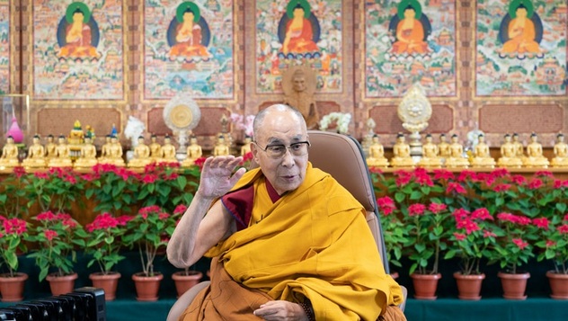 Далай-лама прочитал лекцию на тему «Как смотреть в лицо невзгодам с состраданием и мудростью»