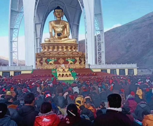 «Репрессии в Китае как новая культурная революция»: китайское правительство снесло 30-метровую статую Будды и 45 больших молитвенных барабанов в Тибете