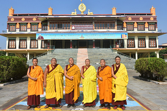 Монахи монастыря Дрепунг Гоманг находятся с визитом в Туве