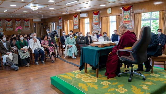 Далай-лама встретился с участниками конференции «Диалог во имя нашего будущего»
