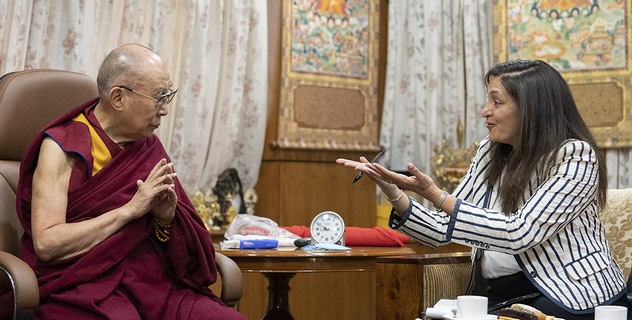 Фоторепортаж. Далай-лама встретился со специальным координатором США по вопросам Тибета Узрой Зеей