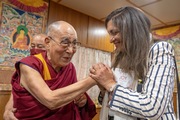 Фоторепортаж. Далай-лама встретился со специальным координатором США по вопросам Тибета Узрой Зеей