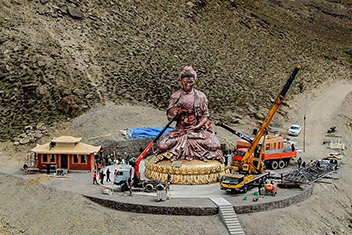 В Кызыле открыли самую высокую в России статую Будды