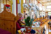 Его Святейшество Далай-лама и монахи монастыря Намгьял во время пуджи Калачакры. Дхарамсала, штат Химачал-Прадеш, Индия. 16 мая 2022 г. Фото: Тензин Чойджор (офис ЕСДЛ).
