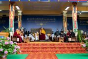 Его Святейшество Далай-лама обращается к собравшимся во время презентации Большого тибетского словаря «Монлам». Дхарамсала, штат Химачал-Прадеш, Индия. 27 мая 2022 г. Фото: Тензин Чойджор (офис ЕСДЛ).