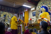 Запись прямой трансляции. Подношение Его Святейшеству Далай-ламе молебна о долгой жизни