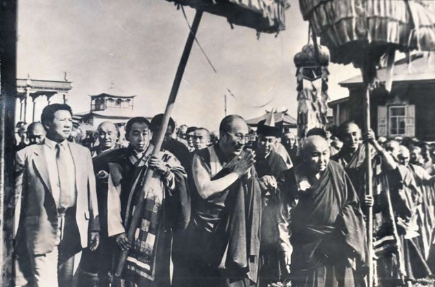 Ко дню рождения Далай-ламы Государственный архив Бурятии представил выставку «Доброта, ясность и прозрение…»