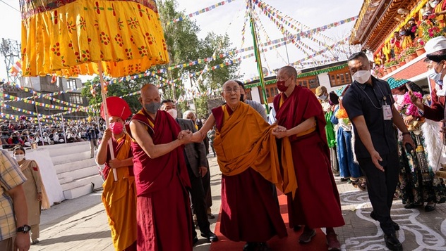 Далай-лама совершил паломничество в Джокханг, мечети и христианскую церковь в Ладаке