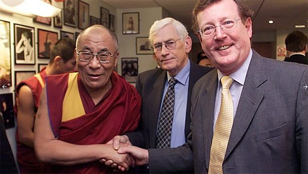 Далай-лама выразил соболезнования в связи с кончиной лорда Дэвида Тримбла