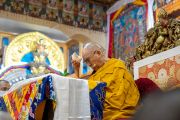 Его Святейшество Далай-лама проводит ритуалы во время предварительного посвящения Херуки в традиции Луипы. Дхарамсала, штат Химачал-Прадеш, Индия. 8 июля 2022 г. Фото: Тензин Чойджор (офис ЕСДЛ).