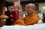 Его Святейшество Далай-лама в храме Джокханг в Ле, Ладак, Индия, 23 июля 2022 года. Фото Тензина Чойджора