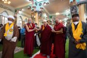 Его Святейшество Далай-лама входит в шиитскую мечеть в Ле, Ладак, Индия, 23 июля 2022 года. Фото Тензина Чойджора