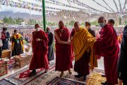 По завершении первого дня учений Его Святейшество Далай-лама покидает площадку Шевацель. Ле, Ладак, Индия. 28 июля 2022 г. Фото: Тензин Чойджор (офис ЕСДЛ).