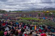 Более 70 000 человек собралось в заключительный день учений Его Святейшества Далай-ламы на площадке Шевацель. Ле, Ладак, Индия. 30 июля 2022 года. Фото: Тензин Чойджор (офис ЕСДЛ).