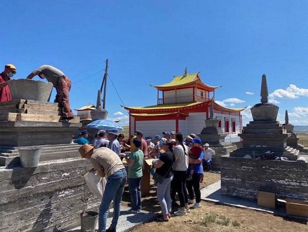 Освящение новой статуи будды Майтреи и 16-ти субурганов состоится в Бурятии