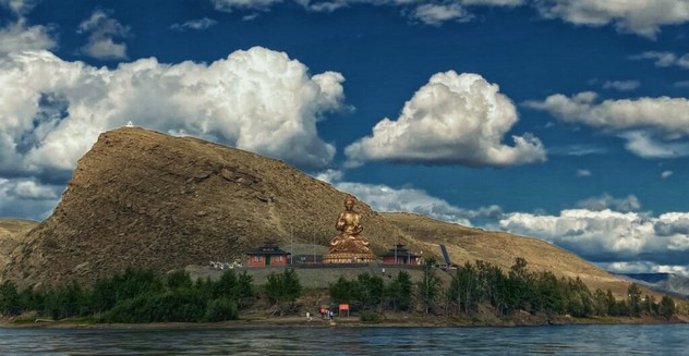 Самую большую статую Будды в России «оживит» 200-летний кедр