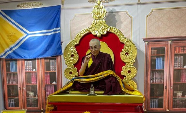 В Национальном музее Тувы представили восковую фигуру Его Святейшества Далай-ламы XIV