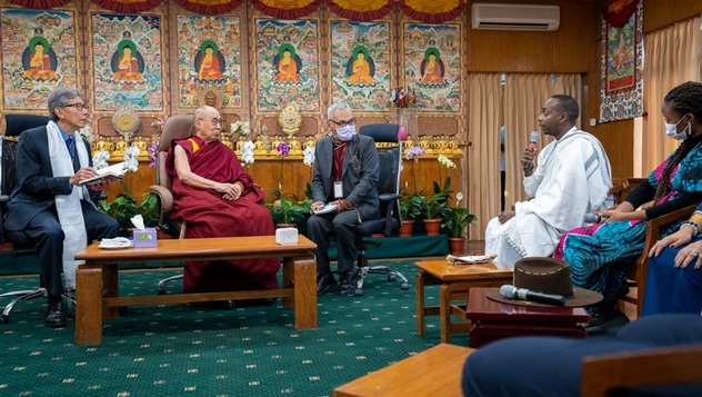 О первом дне диалога Далай-ламы с участниками программы «Молодежные лидеры» Института мира