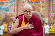 Его Святейшество Далай-лама дает комментарии во время первого дня двухдневного диалога с участниками программы «Молодежные лидеры» Института мира. Дхарамсала, штат Химачал-Прадеш, Индия. 22 сентября 2022 г. Фото: Тензин Чойджор (офис ЕСДЛ).