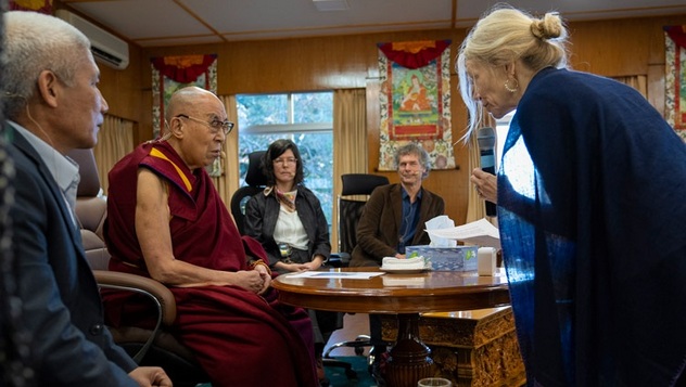 О втором дне диалога Далай-ламы с учеными под эгидой института «Ум и жизнь» на тему «Взаимозависимость, этика, социальные сети»