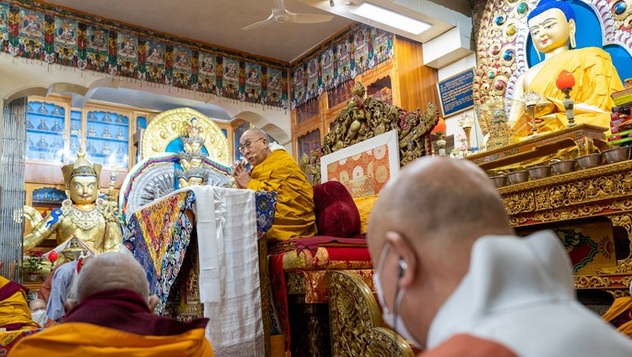 О первом дне учений Далай-ламы по трактату Нагарджуны «Коренные строфы о срединности»