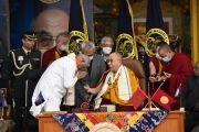 Его Святейшеству Далай-ламе вручили награду имени Махатмы Ганди и Нельсона Манделы