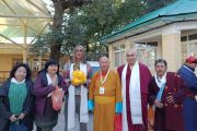 Шаджин-лама Калмыкии Тэло Тулку Ринпоче, старший администратор Центрального хурула Калмыкии Йонтен-гелюнг и паломники после аудиенции с Его Святейшеством Далай-ламой.