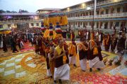 Святое тело Кьябдже Нгор Лудинг Кхенчен Дорджечанга доставлено в монастырь Нгор