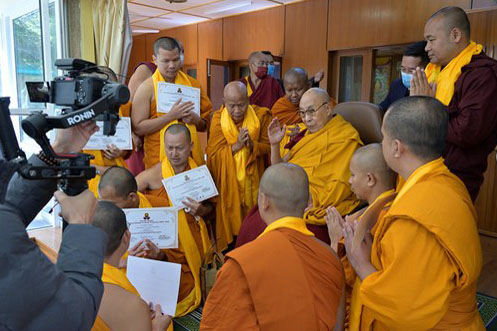 Видео. Далай-лама и тайские монахи