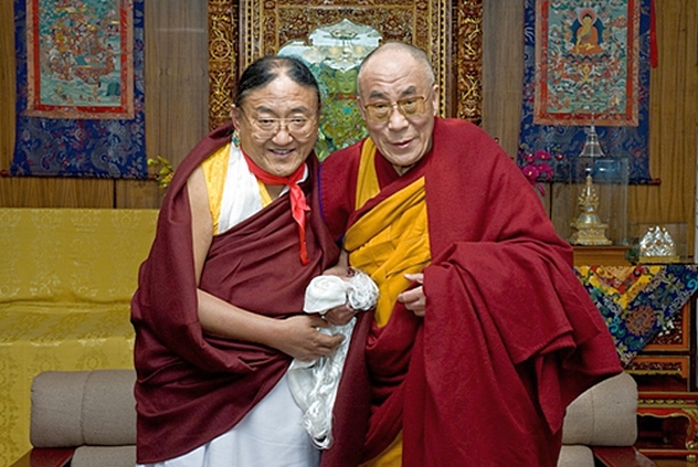 Заявление Его Святейшества Сакья Гонгма Тричена Ринпоче о Его Святейшестве Далай-ламе